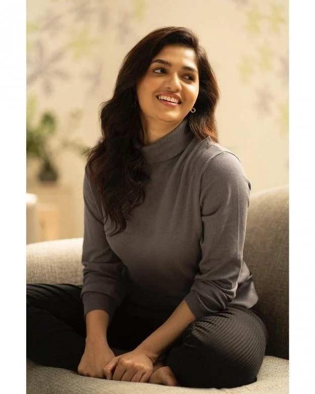 Sunaina Confirmed Her Engagement