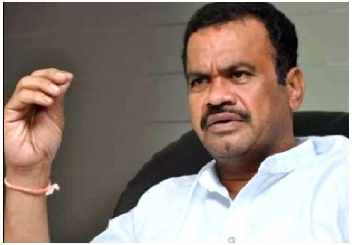 Komati Reddy Venkat Reddy stuns Tollywood