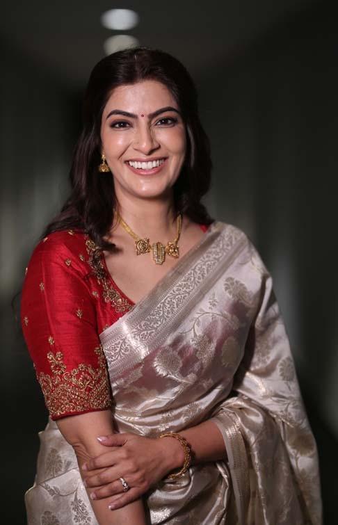 Varalaxmi Sarathkumar Photos