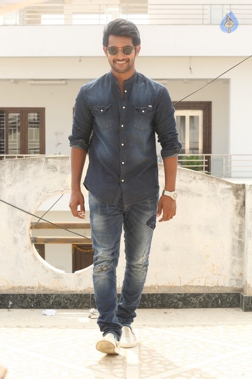 Aadi Interview Photos - 15 / 21 photos