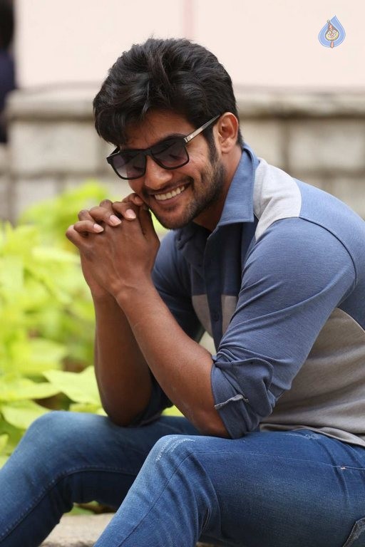 Aadi New Photos - 13 / 38 photos