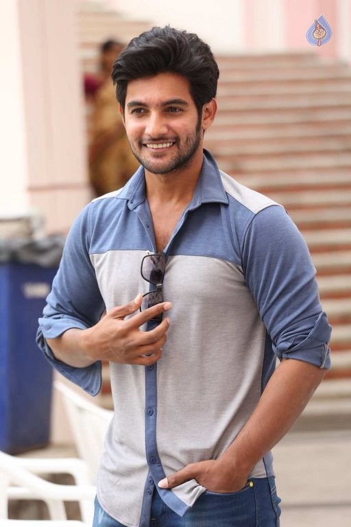 Aadi New Photos - 17 / 38 photos