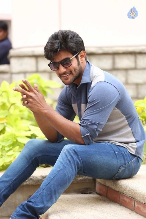 Aadi New Photos - 18 / 38 photos