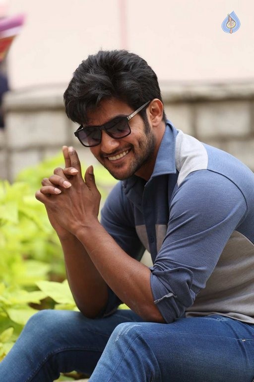 Aadi New Photos - 23 / 38 photos