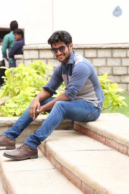 Aadi New Photos - 26 / 38 photos