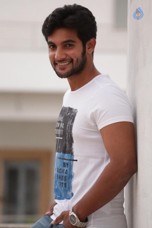 Aadi New Photos - 29 / 41 photos