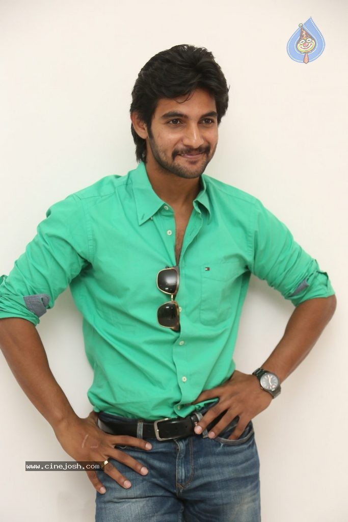 Aadi New Photos - 27 / 91 photos