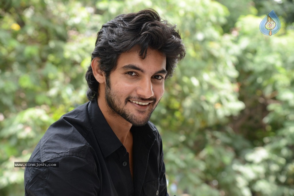 Aadi New Stills - 10 / 44 photos