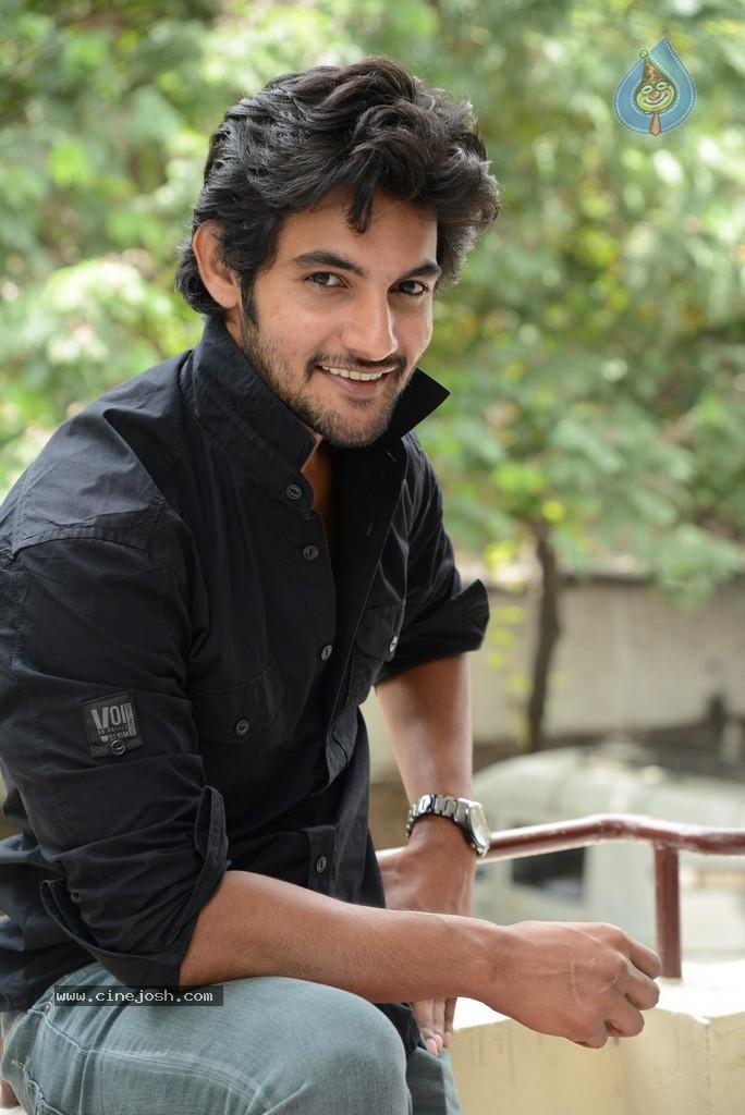 Aadi New Stills - 25 / 44 photos