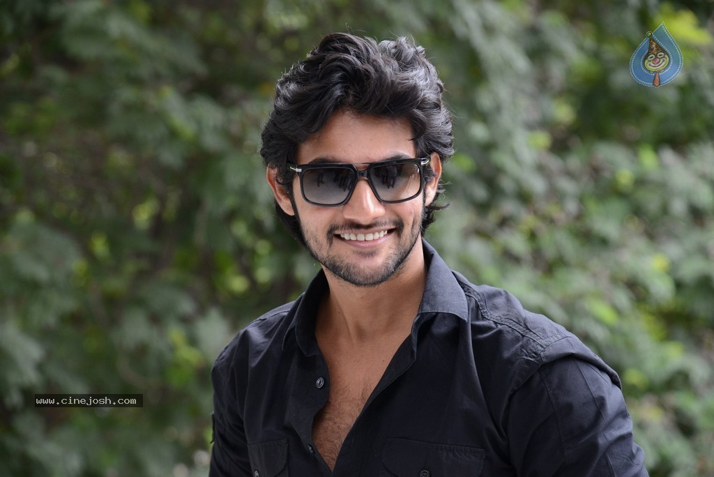 Aadi New Stills - 33 / 44 photos