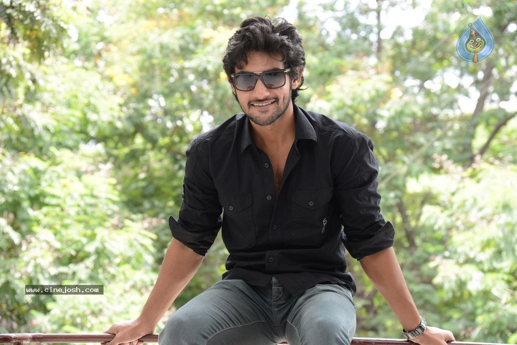 Aadi New Stills - 43 / 44 photos