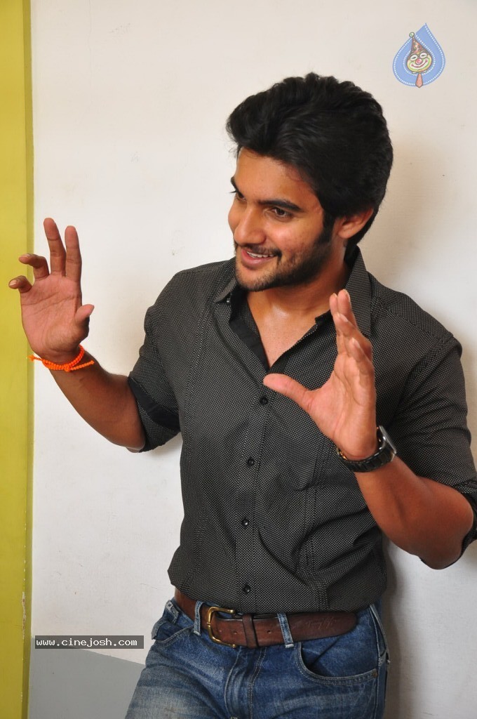 Aadi Stills - 25 / 41 photos