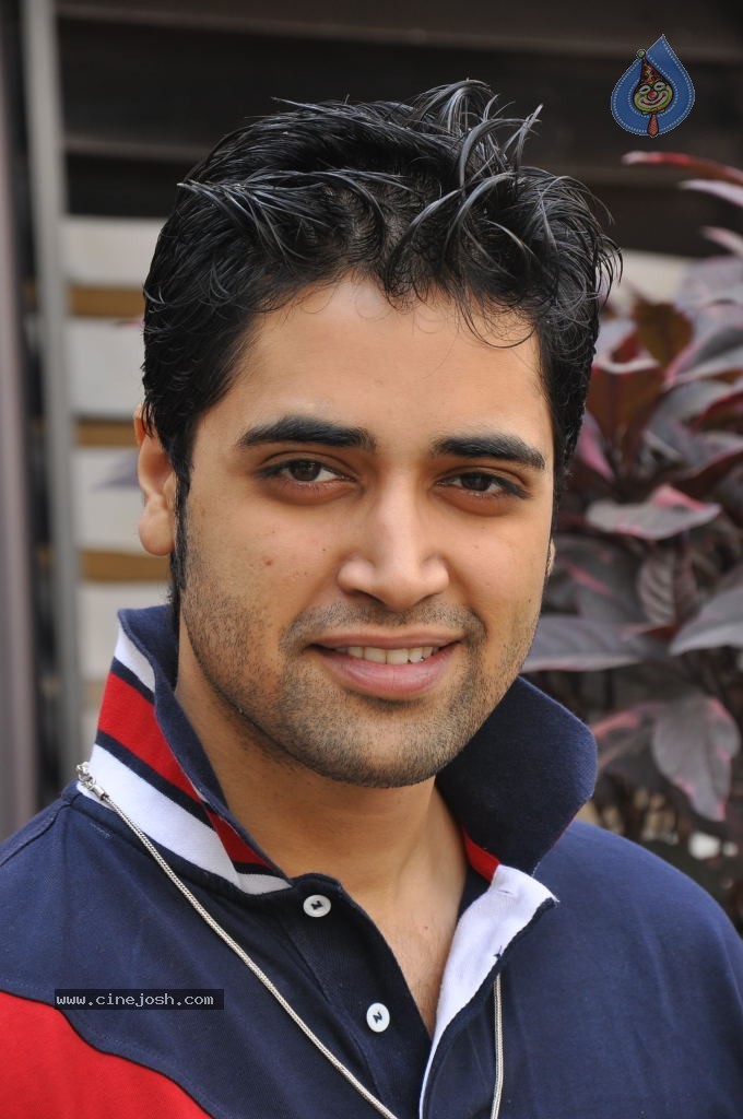 Adivi Sesh Stills - 30 / 33 photos