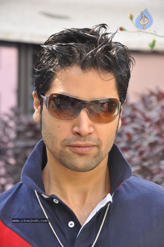 Adivi Sesh Stills - 32 / 33 photos