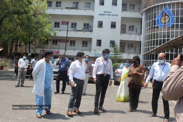 Balakrishna At Basavatarakam - 5 / 5 photos