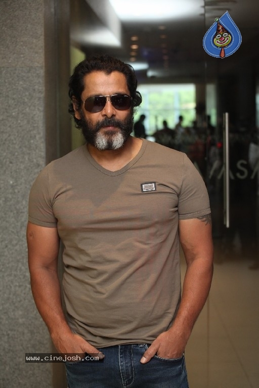 Chiyaan Vikram Interview - 30 / 33 photos