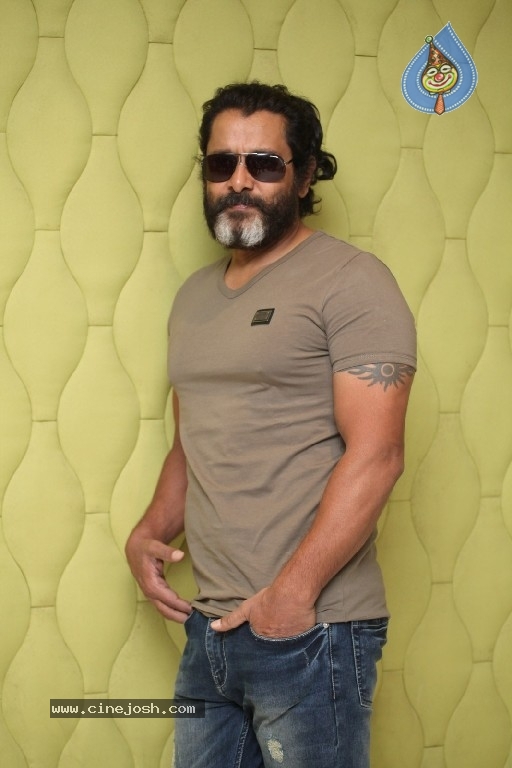 Chiyaan Vikram Interview - 31 / 33 photos