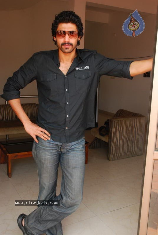 Daggubati Rana  Stills - 16 / 20 photos