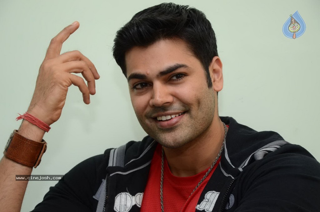 Ganesh Venkatraman Stills in Dhamarukam - 47 / 64 photos