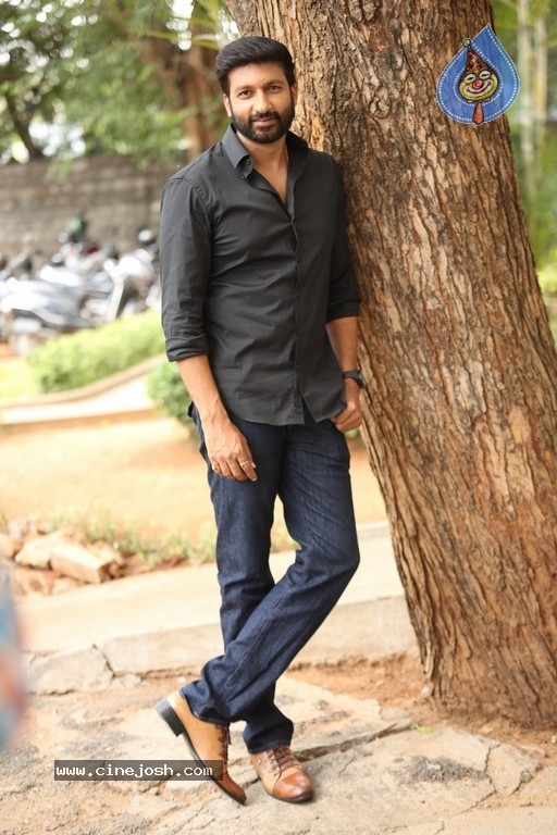 Gopichand New Stills - 19 / 20 photos