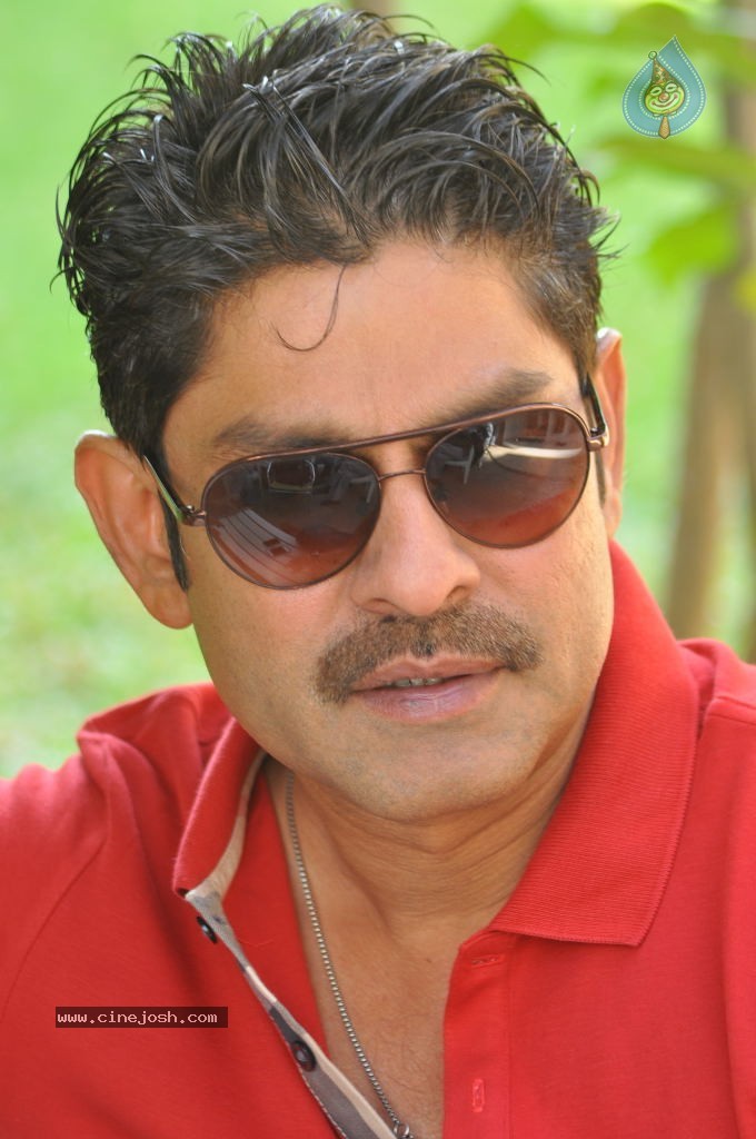 Jagapathi Babu New Stills - 22 / 59 photos