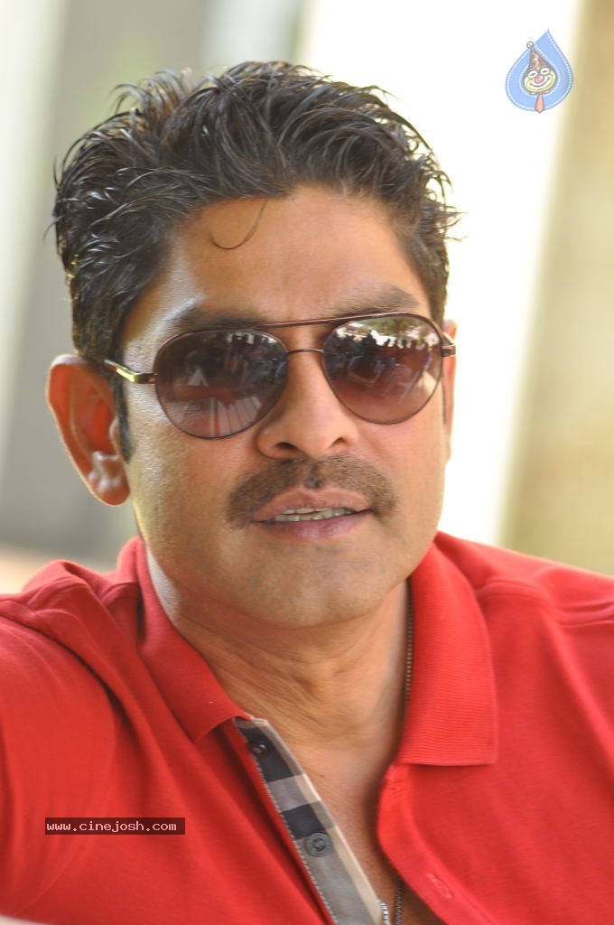 Jagapathi Babu New Stills - 24 / 59 photos