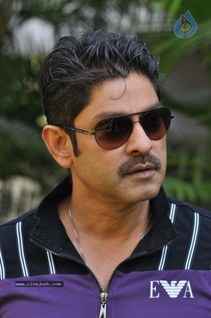 Jagapathi Babu New Stills - 26 / 59 photos