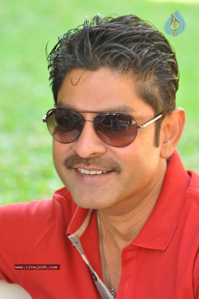 Jagapathi Babu New Stills - 28 / 59 photos