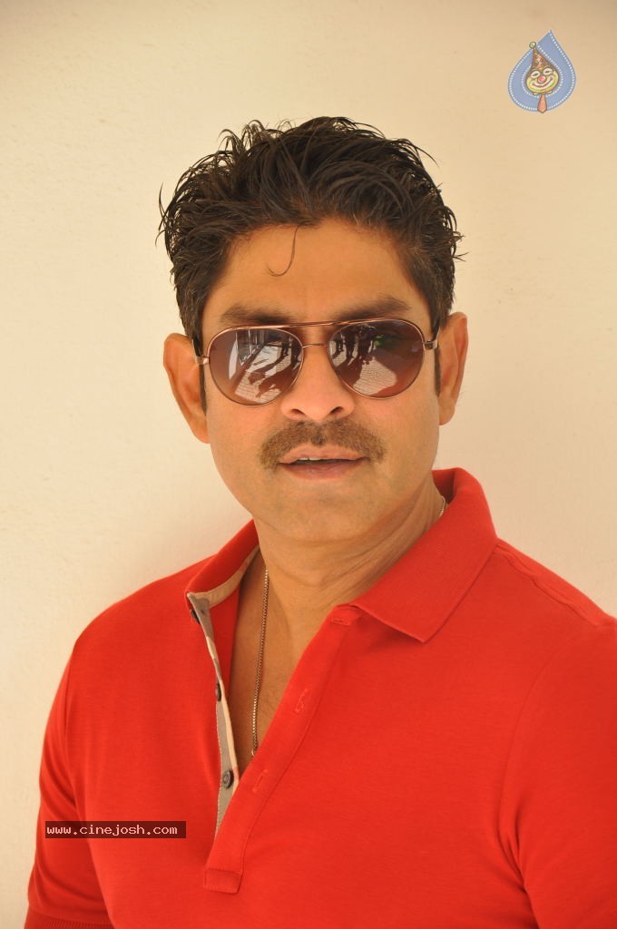 Jagapathi Babu New Stills - 39 / 59 photos