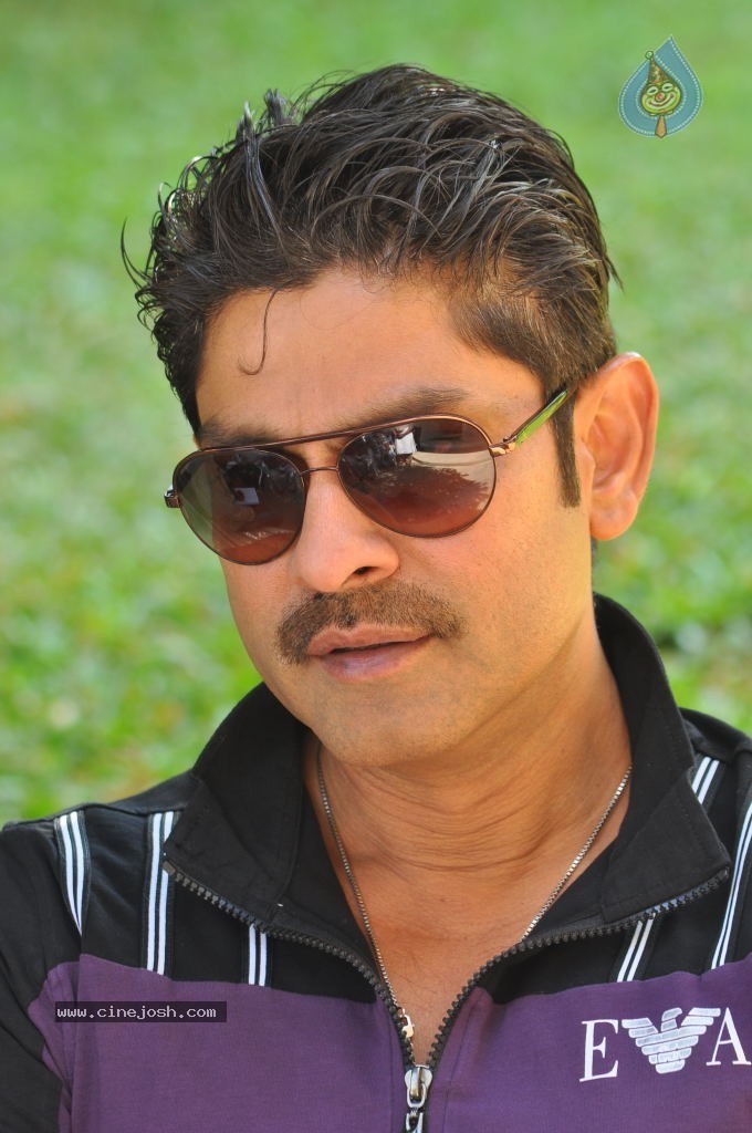 Jagapathi Babu New Stills - 47 / 59 photos