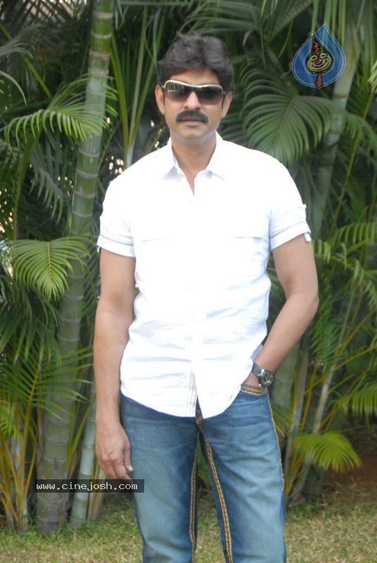 Jagapathi Babu Stills - 5 / 36 photos