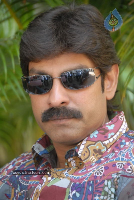 Jagapathi Babu Stills - 7 / 36 photos