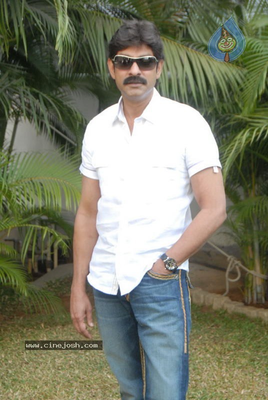 Jagapathi Babu Stills - 14 / 36 photos