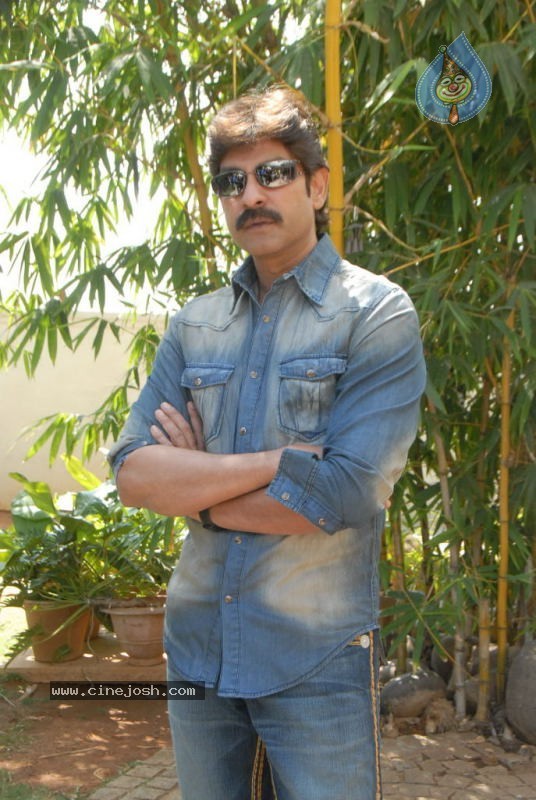 Jagapathi Babu Stills - 18 / 36 photos