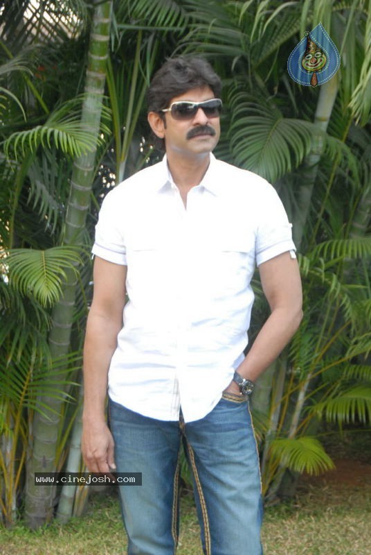 Jagapathi Babu Stills - 20 / 36 photos