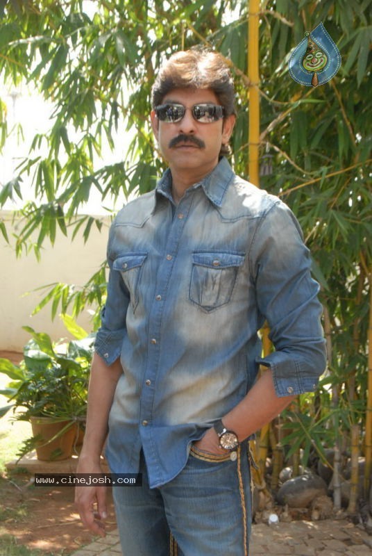 Jagapathi Babu Stills - 22 / 36 photos