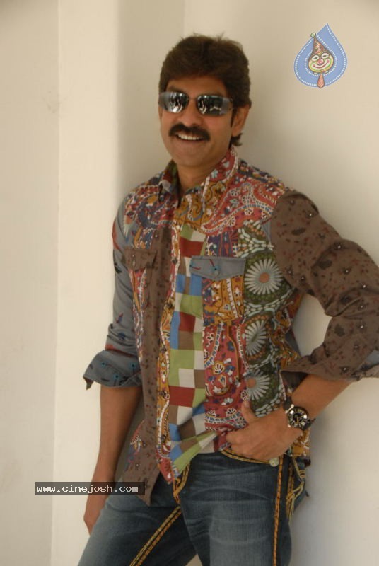 Jagapathi Babu Stills - 25 / 36 photos