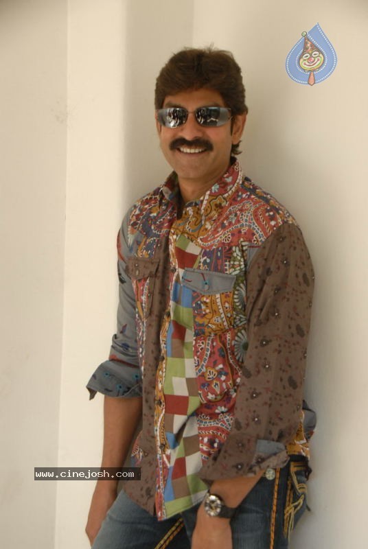 Jagapathi Babu Stills - 26 / 36 photos