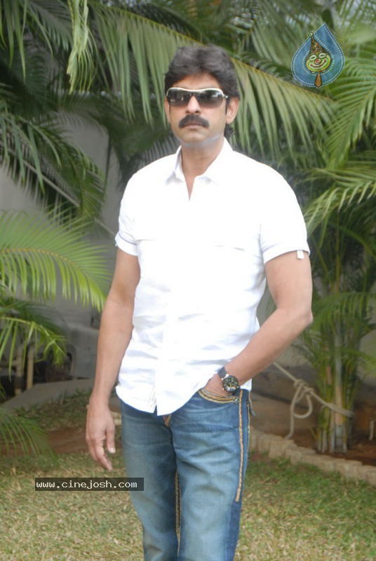 Jagapathi Babu Stills - 28 / 36 photos