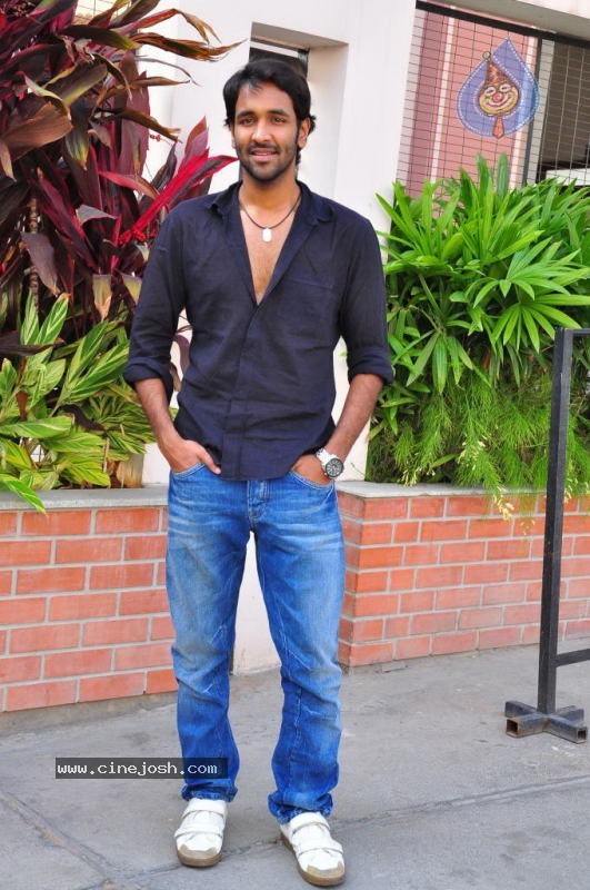 Manchu Vishnu Stills - 4 / 29 photos