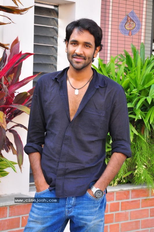 Manchu Vishnu Stills - 5 / 29 photos