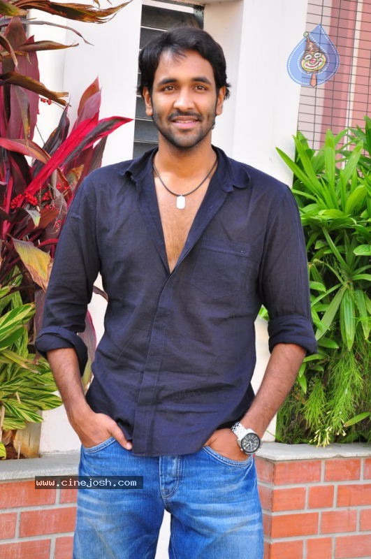 Manchu Vishnu Stills - 7 / 29 photos