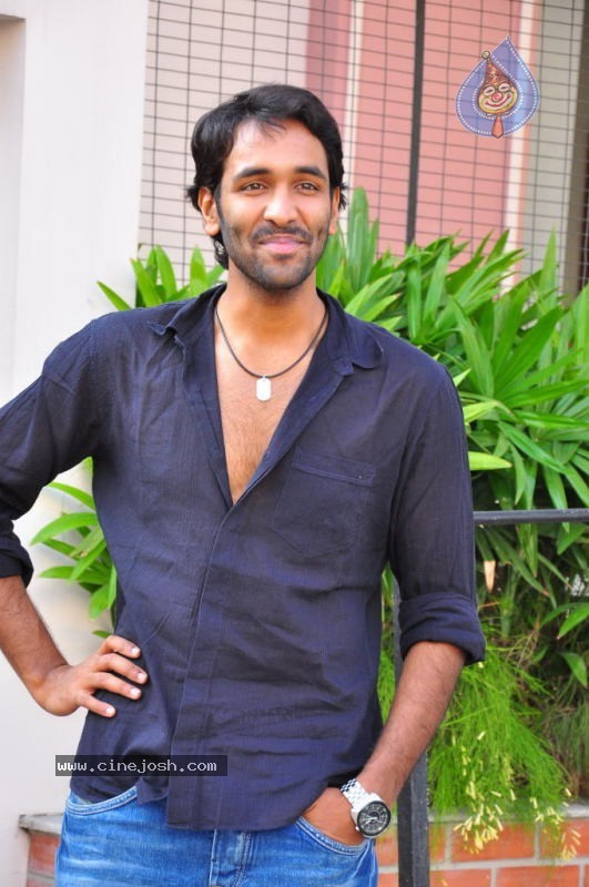 Manchu Vishnu Stills - 17 / 29 photos