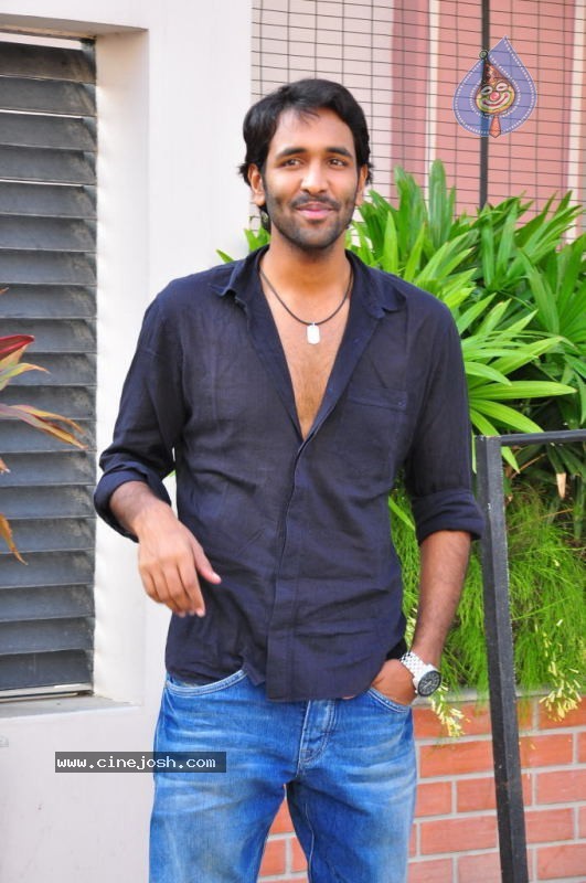 Manchu Vishnu Stills - 20 / 29 photos