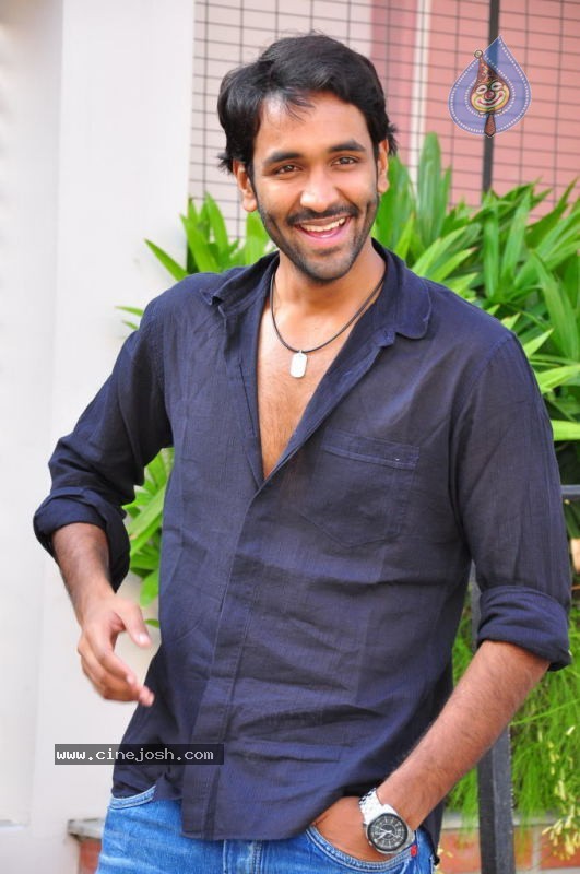 Manchu Vishnu Stills - 22 / 29 photos