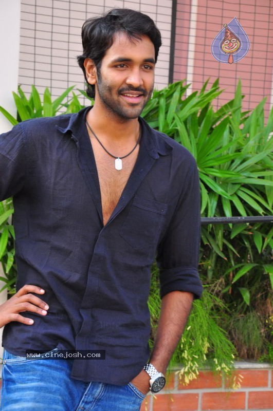 Manchu Vishnu Stills - 23 / 29 photos