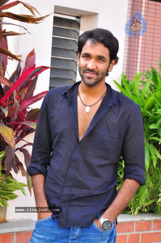 Manchu Vishnu Stills - 26 / 29 photos