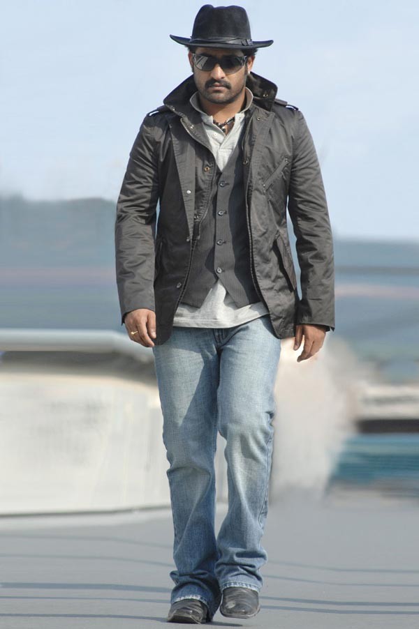 Jr NTR In Adurs - 34 / 43 photos