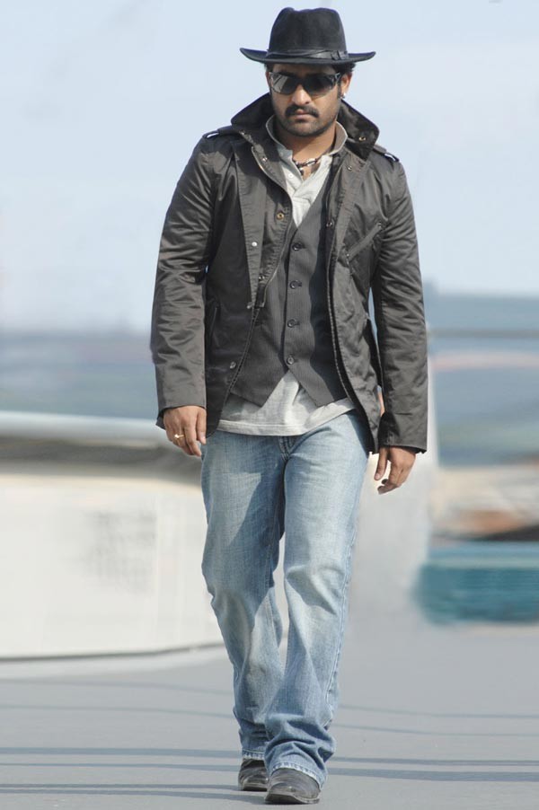 Jr NTR In Adurs - 35 / 43 photos