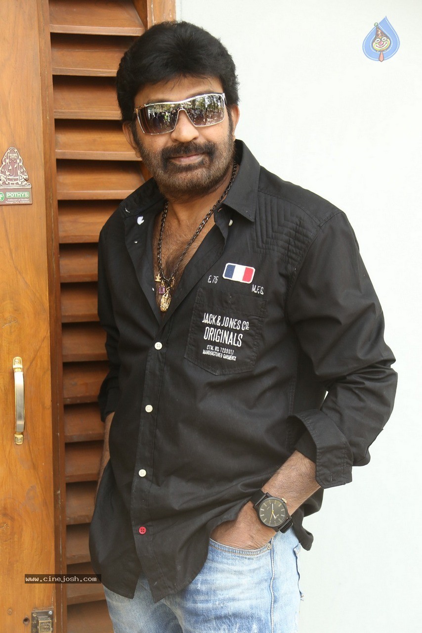 Rajasekhar New Gallery - 61 / 70 photos